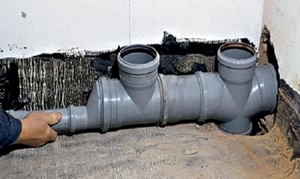 Укладка труб канализации в частном доме