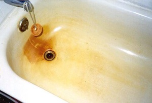 Причины появления налёта и загрязнений на ваннах