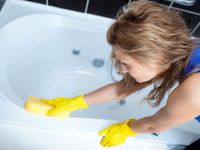 Советы специалистов какими средствами и способами мыть ванную