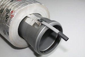 Устройство утепления труб канализации с помощью греющего кабеля