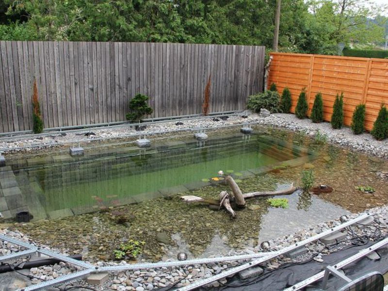 Удобный бассейн можно собрать или построить самостоятельно.